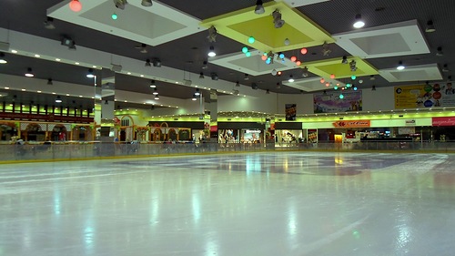 Ice rink in shopping center Equator